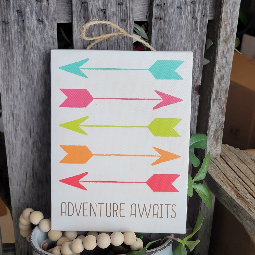 Canvas ARROWS multi color  ADVENTURE AWAITS wall art